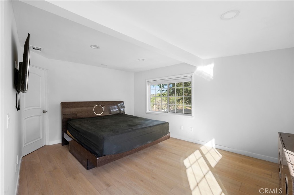 11148 Plainview Avenue Tujunga, CA 91042 - Photo 16 of 29