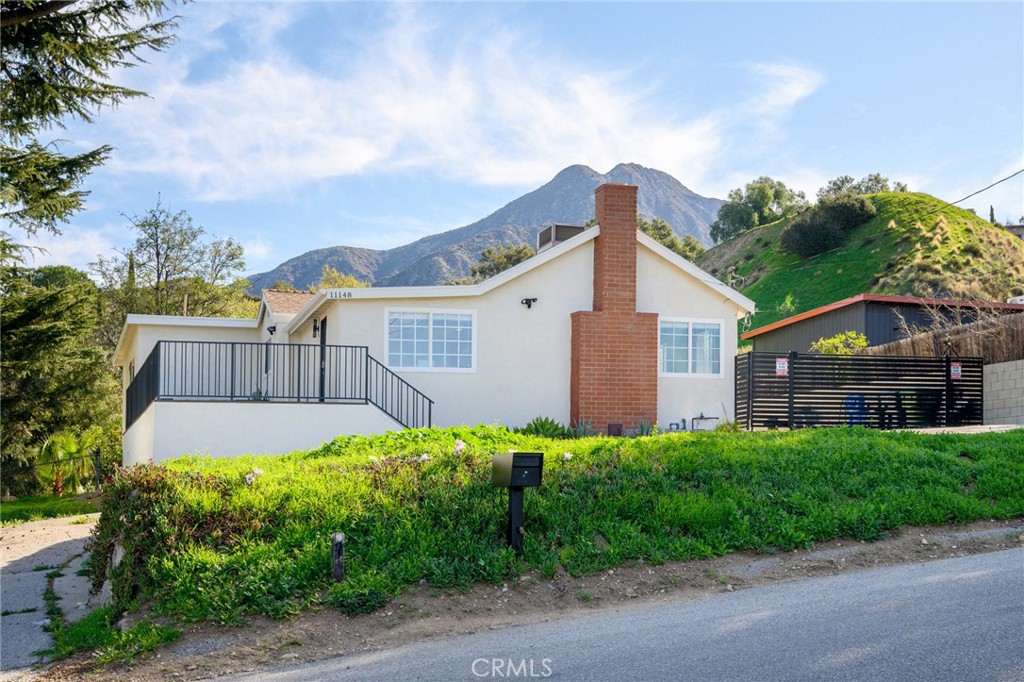 11148 Plainview Avenue Tujunga, CA 91042 - Photo 2 of 29