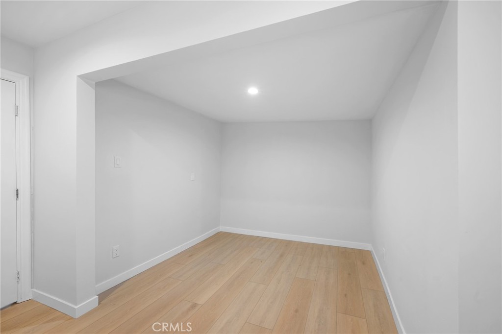 11148 Plainview Avenue Tujunga, CA 91042 - Photo 22 of 29