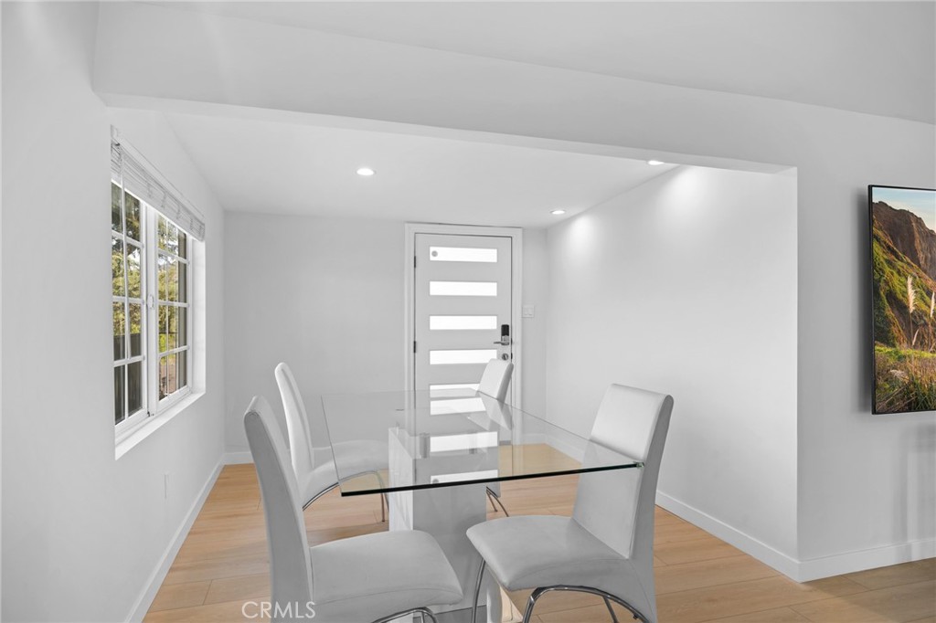 11148 Plainview Avenue Tujunga, CA 91042 - Photo 5 of 29