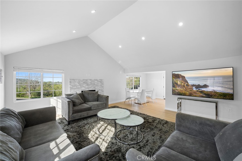 11148 Plainview Avenue Tujunga, CA 91042 - Photo 9 of 29