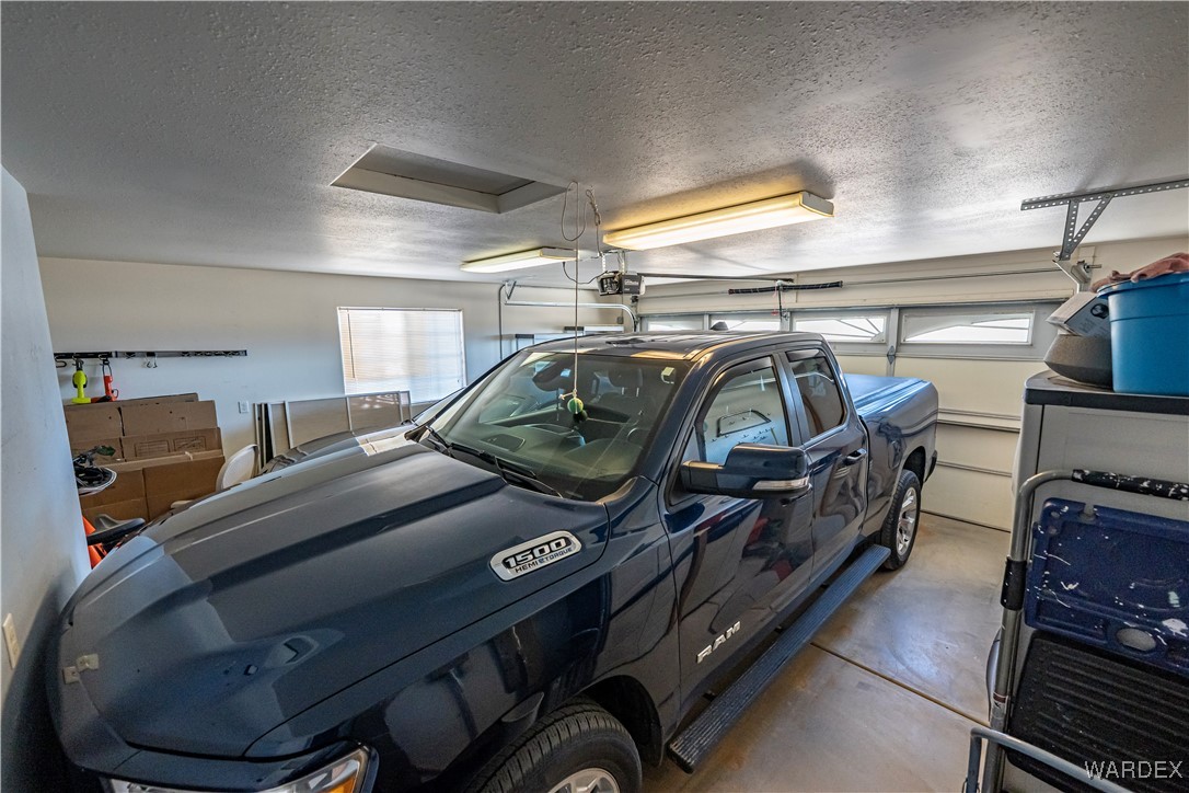 473 South Lochiel Road Golden Valley, AZ 86413 - Photo 31 of 58 Garage