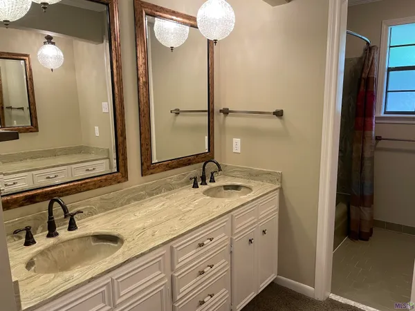 $372,500 | 8932 Norfolk Drive, Baton Rouge, LA 70809