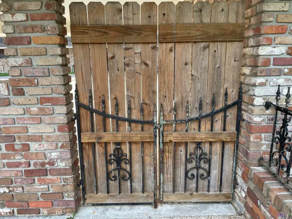 $372,500 | 8932 Norfolk Drive, Baton Rouge, LA 70809