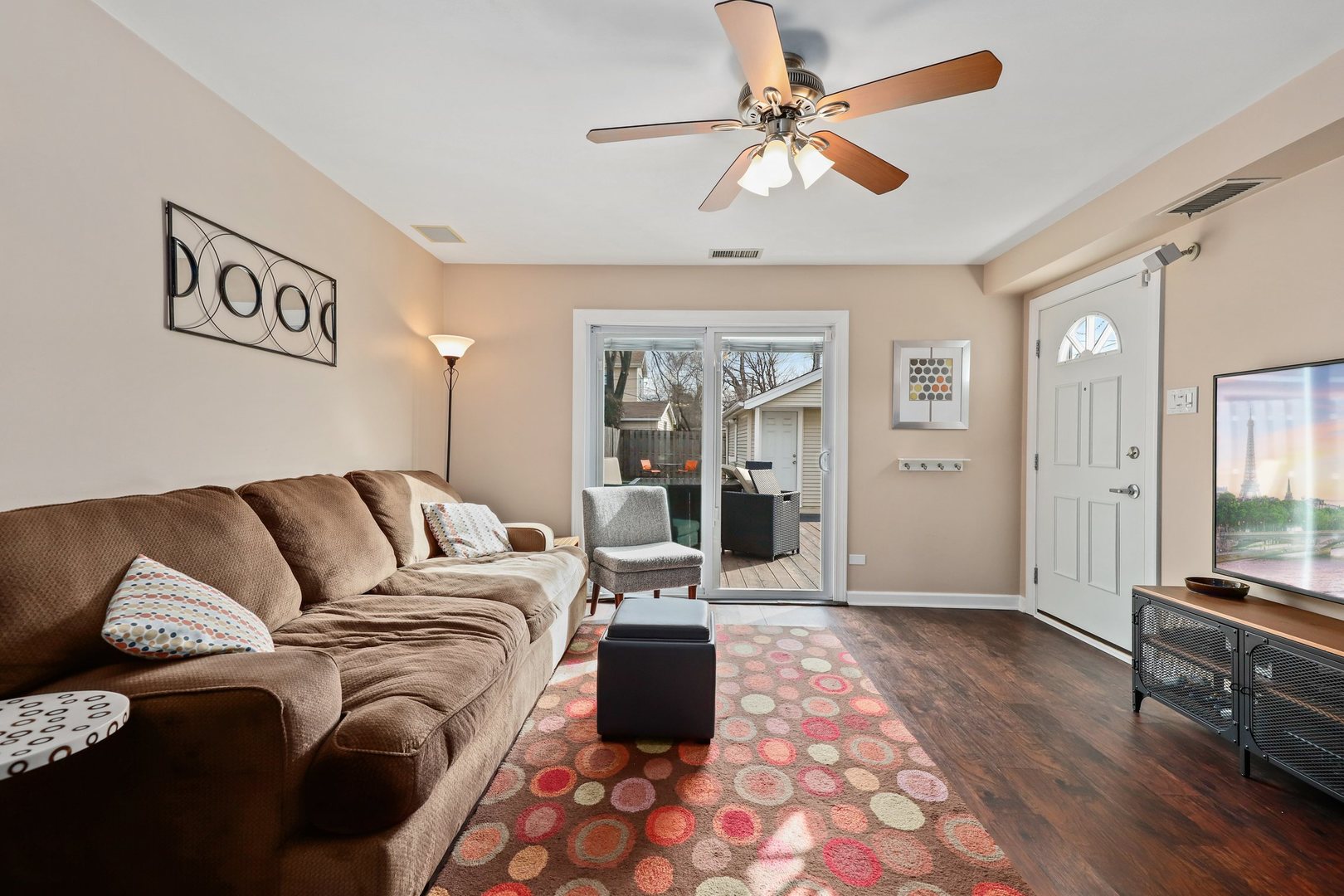 5815 North Canfield Avenue Chicago, IL 60631 - Photo 3 of 31 a living room with furniture rug and window