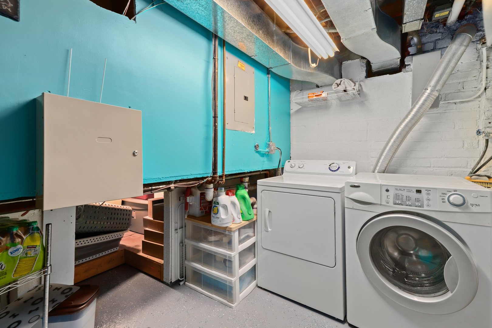 5815 North Canfield Avenue Chicago, IL 60631 - Photo 23 of 31 a utility room with dryer and washer