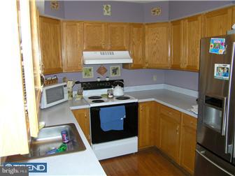 558 Paddock Circle Telford, PA 18969 - Photo 2 of 12 Kitchen