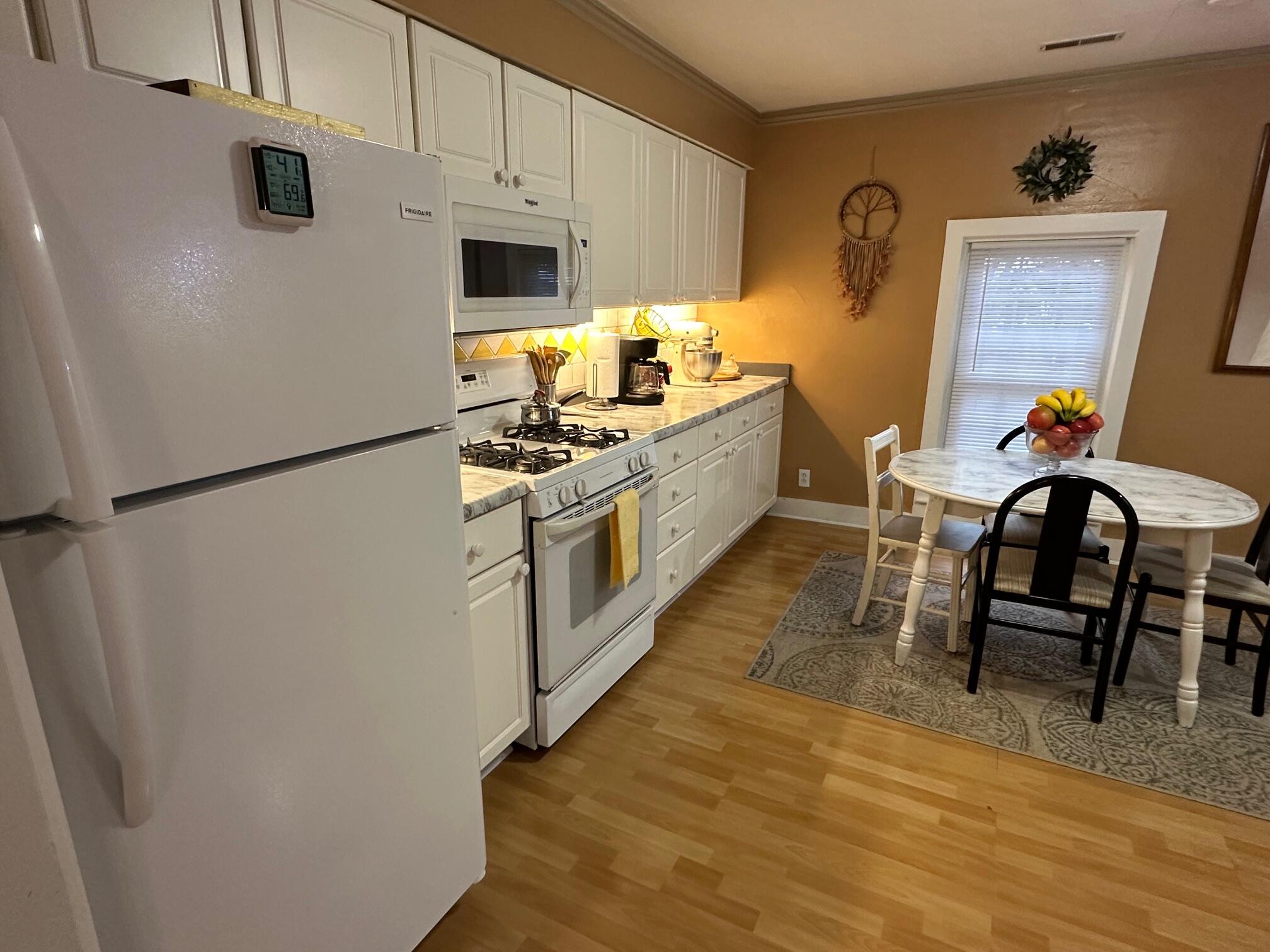 315 South 8th Street, Unit 315 1/2 Delavan, WI 53115 - Photo 19 of 40 2nd Floor him Kitchen (2)