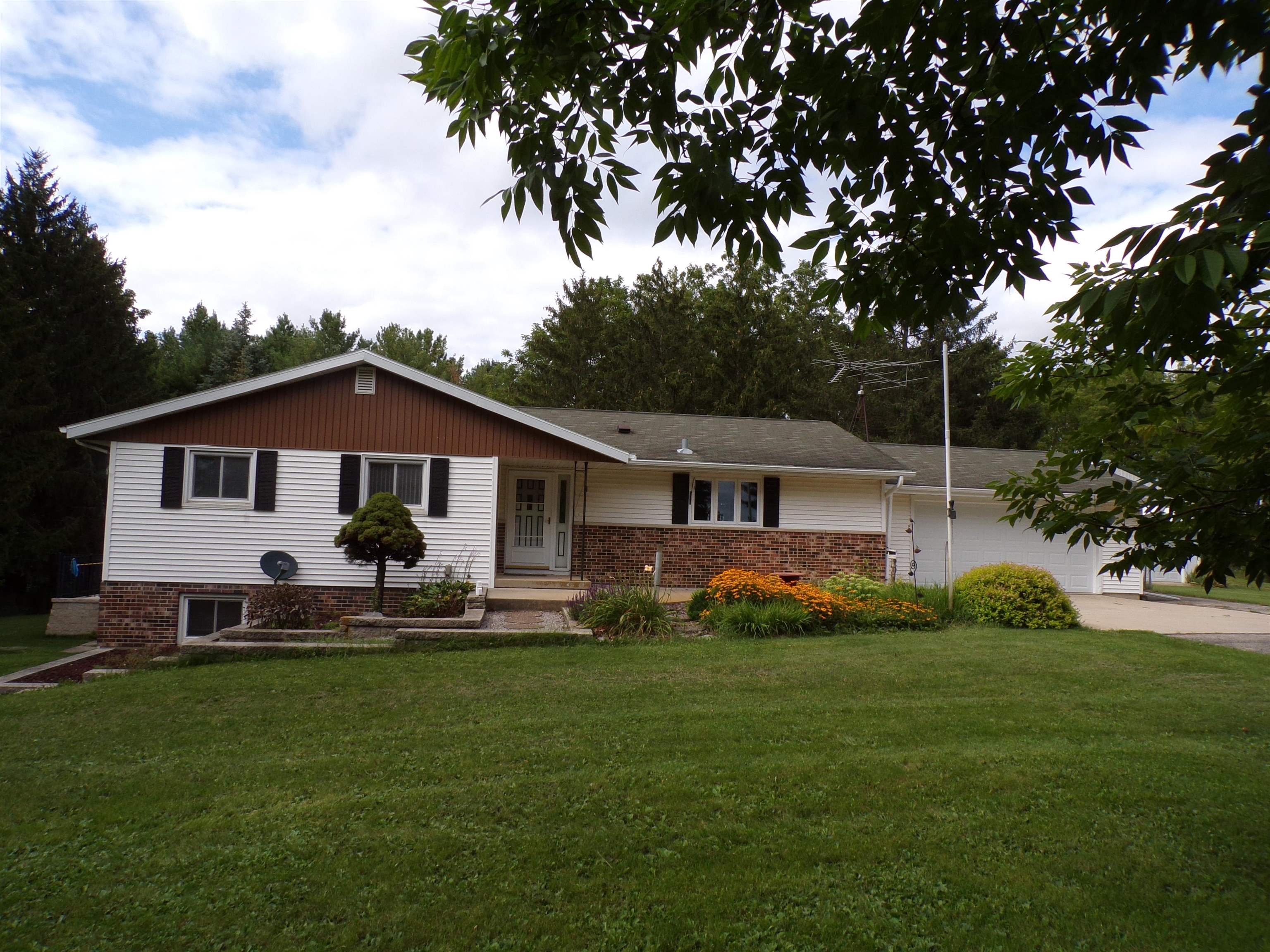 W8642 Blue Joint Road Waterloo, WI 53594 - Photo 1 of 1 Gallery Image 1