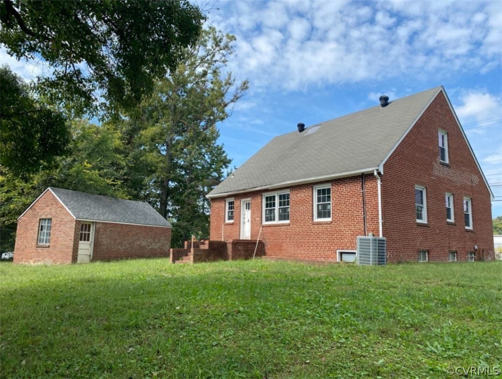 2311 Goodes Bridge Road Richmond, VA 23224 - Photo 3 of 31 Gallery Image 3
