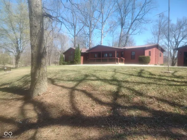 $299,999 | 2266 VFW Road, Mitchell, IN 47446