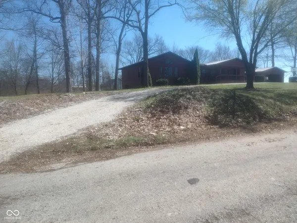$299,999 | 2266 VFW Road, Mitchell, IN 47446