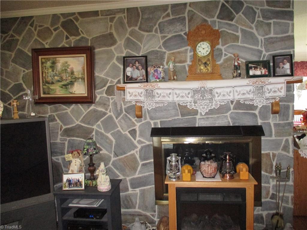 3242 Wayne White Road Climax, NC 27233 - Photo 7 of 11 Gallery Image 7