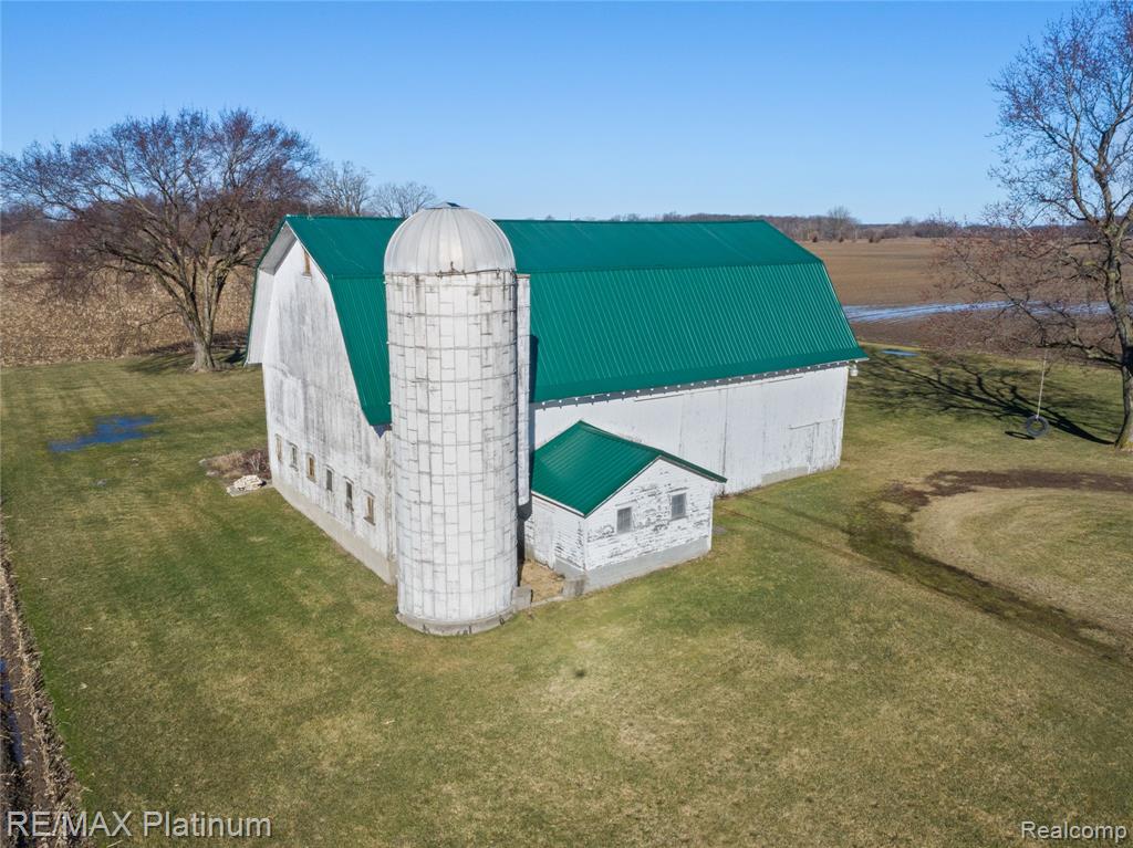 1136 South Nichols Road Flushing, MI 48433 - Photo 13 of 58