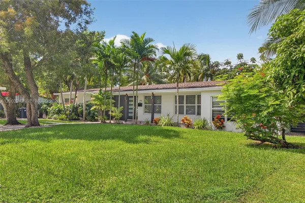 $6,900 | 6090 Southwest 63rd Avenue, South Miami, FL 33143