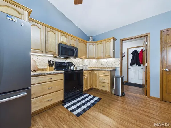 $290,000 | 44 Brooks Drive, Bethalto, IL 62010