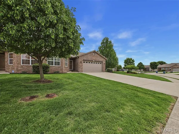 $290,000 | 44 Brooks Drive, Bethalto, IL 62010