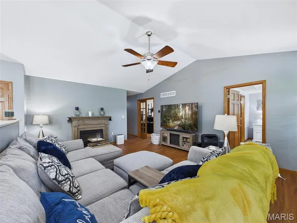 $290,000 | 44 Brooks Drive, Bethalto, IL 62010