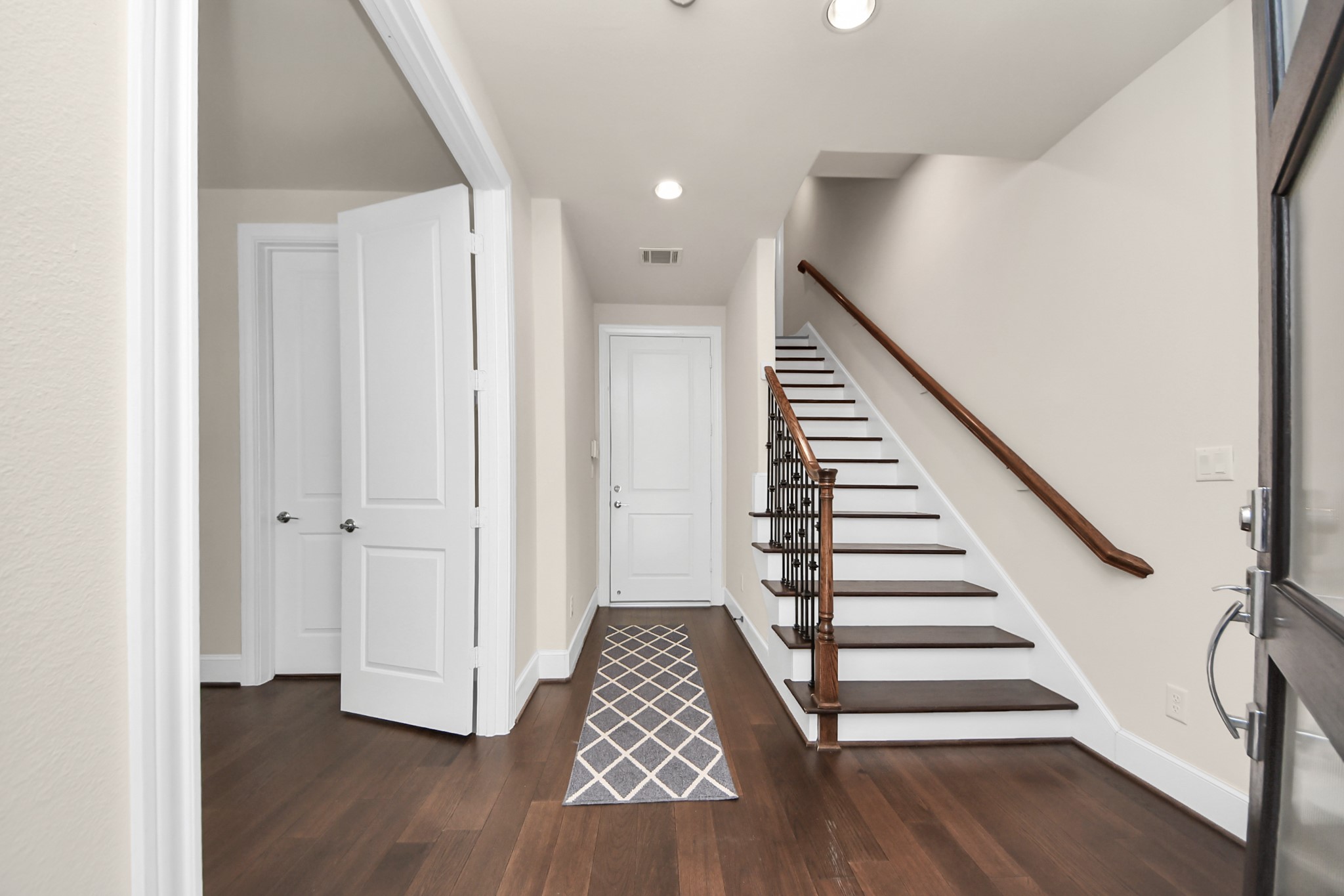 6072 Kansas Street Houston, TX 77007 - Photo 10 of 47