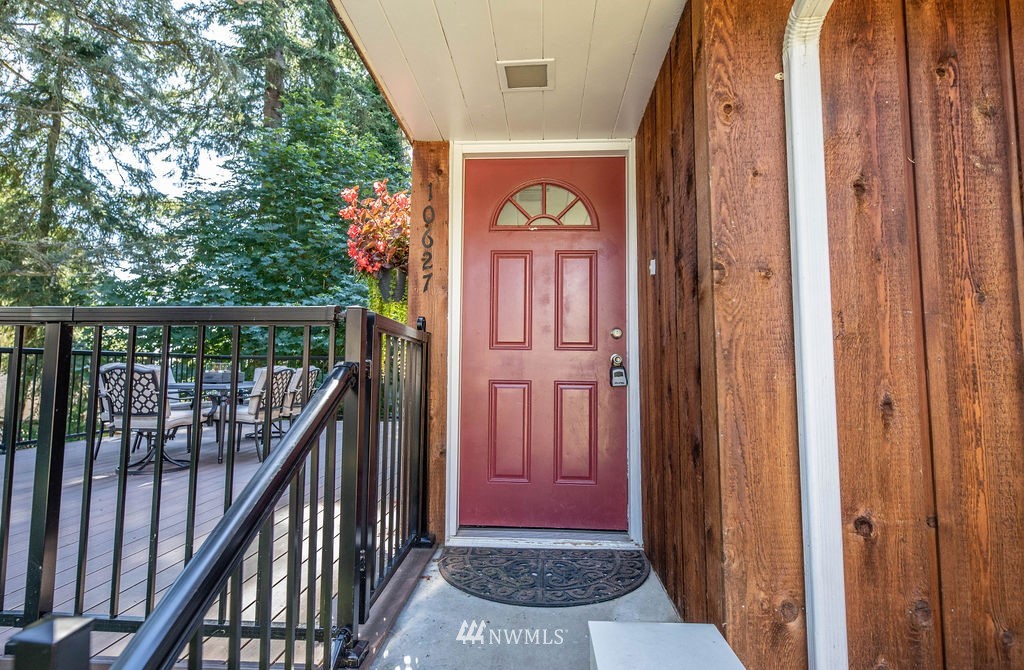 10627 Cherry Road Lake Stevens, WA 98258 - Photo 4 of 38 a view of front door with a porch