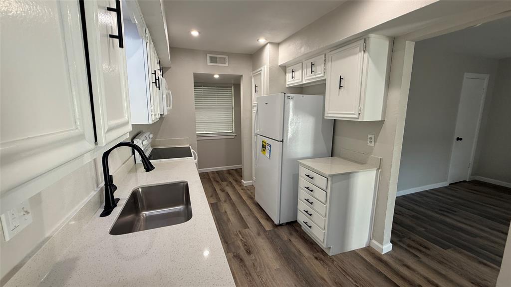 1723 East Grauwyler Road, Unit 122 Irving, TX 75061 - Photo 5 of 16