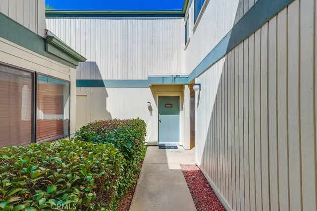 $559,000 | 10435 Newhome Avenue, Unit 7, Sunland, CA 91040