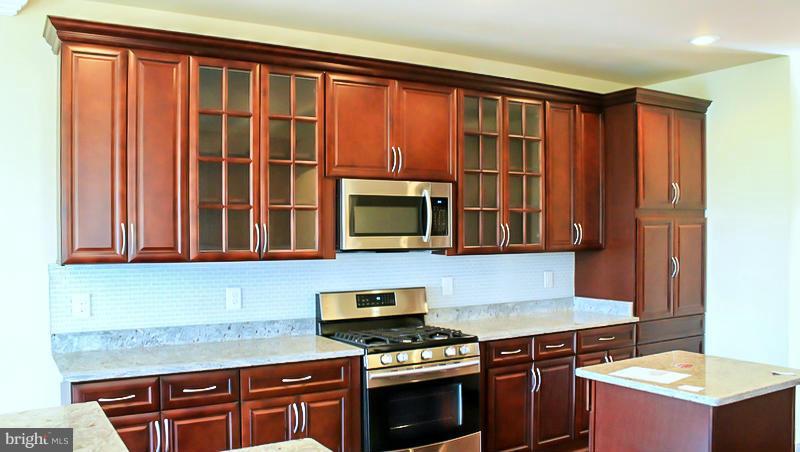 4724 Ferry Landing Road Alexandria, VA 22309 - Photo 4 of 12 Kitchen
