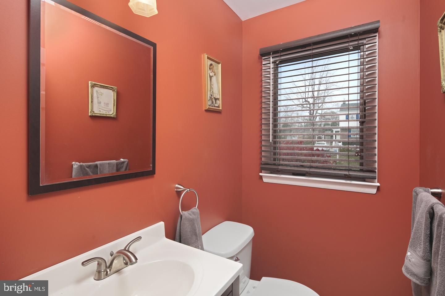 130 Avondale Road Norristown, PA 19403 - Photo 3 of 24 Main Floor Powder Room