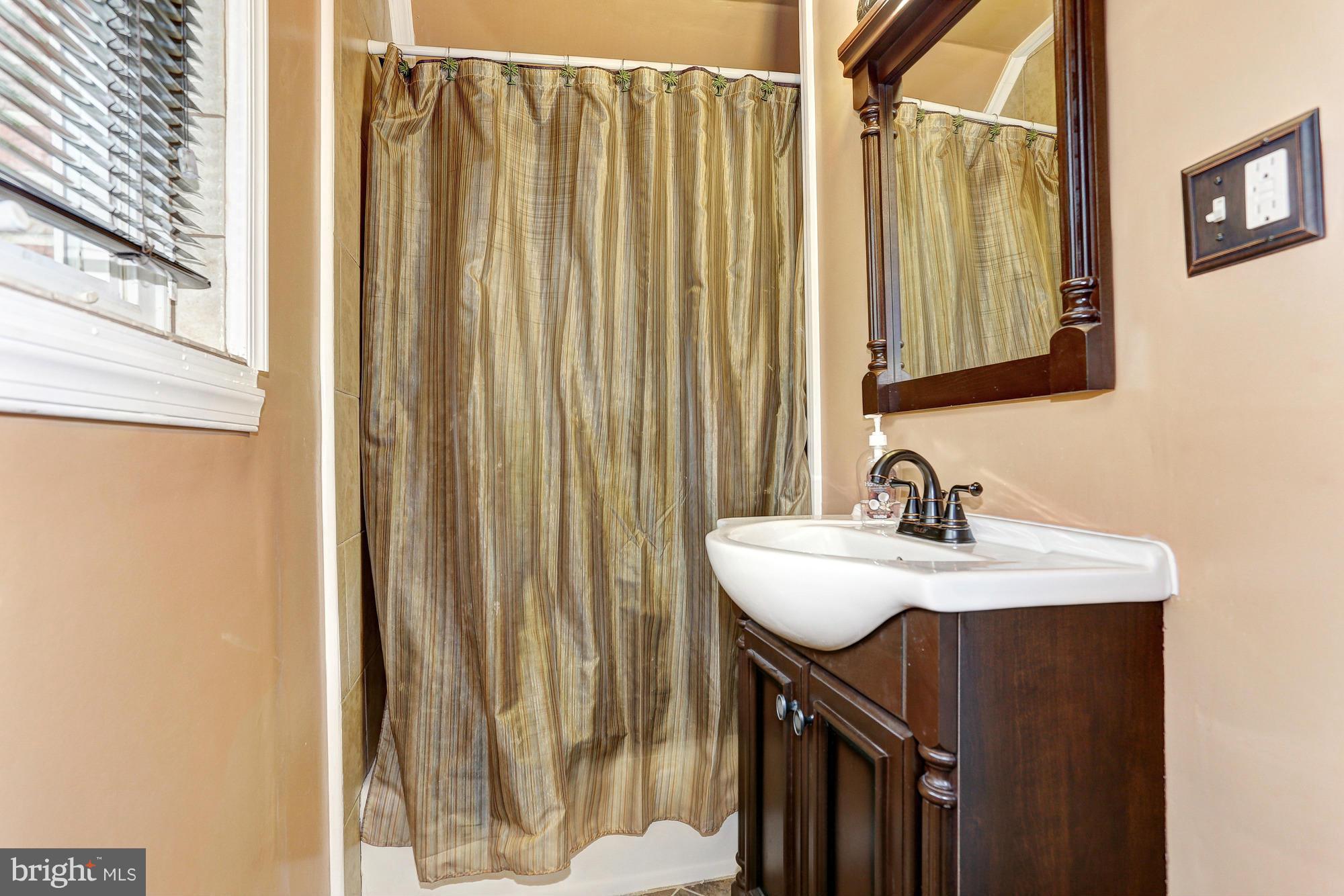 8449 Pleasant Plains Road Towson, MD 21286 - Photo 15 of 26 Bath