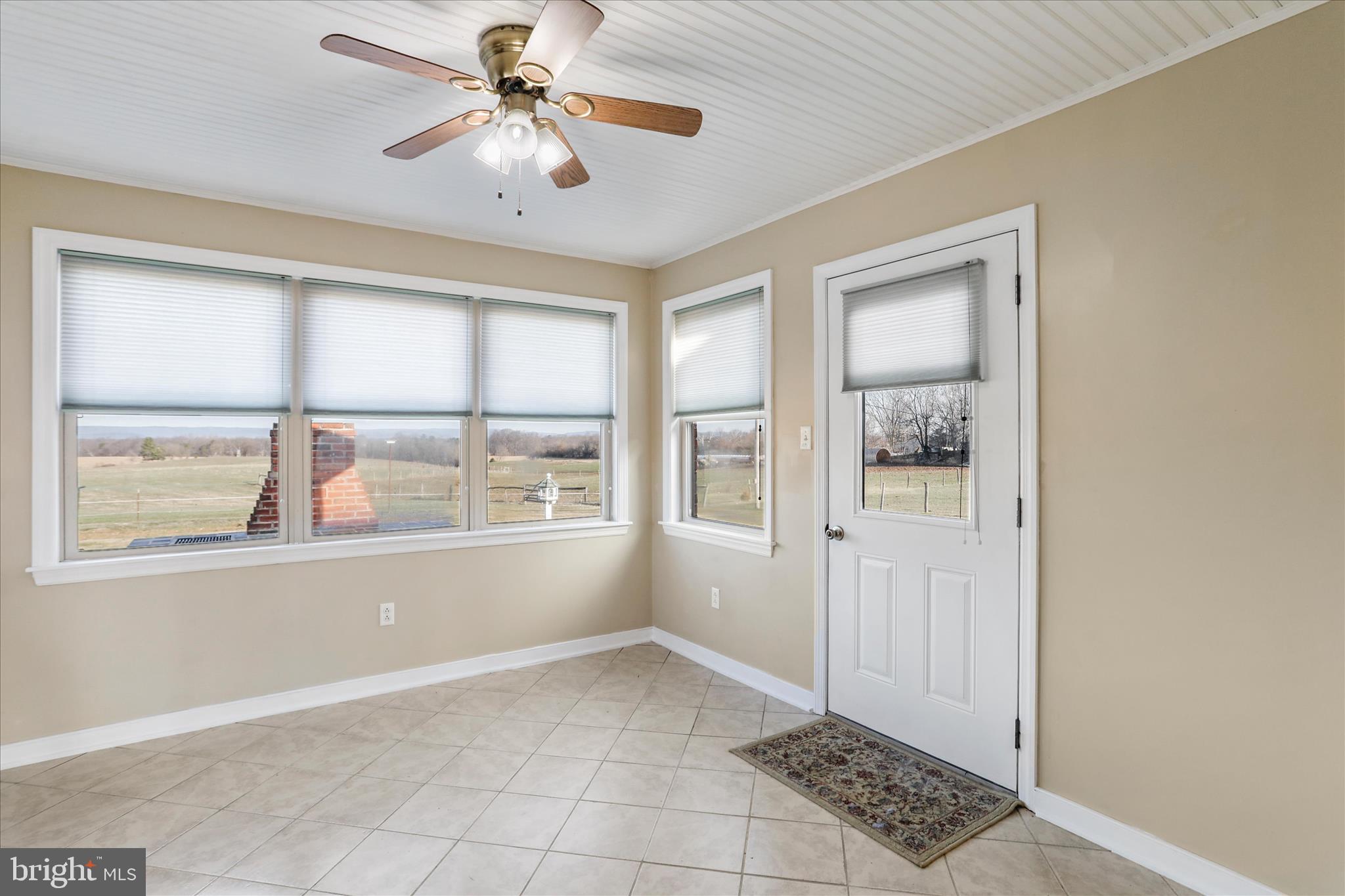 13728 Broadfording Church Road Hagerstown, MD 21740 - Photo 11 of 44 a view of an empty room with a window