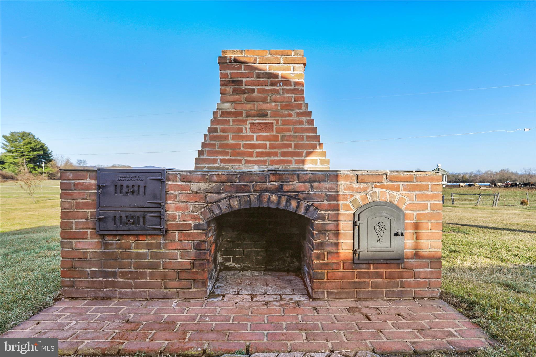 13728 Broadfording Church Road Hagerstown, MD 21740 - Photo 39 of 44 a front view of a building