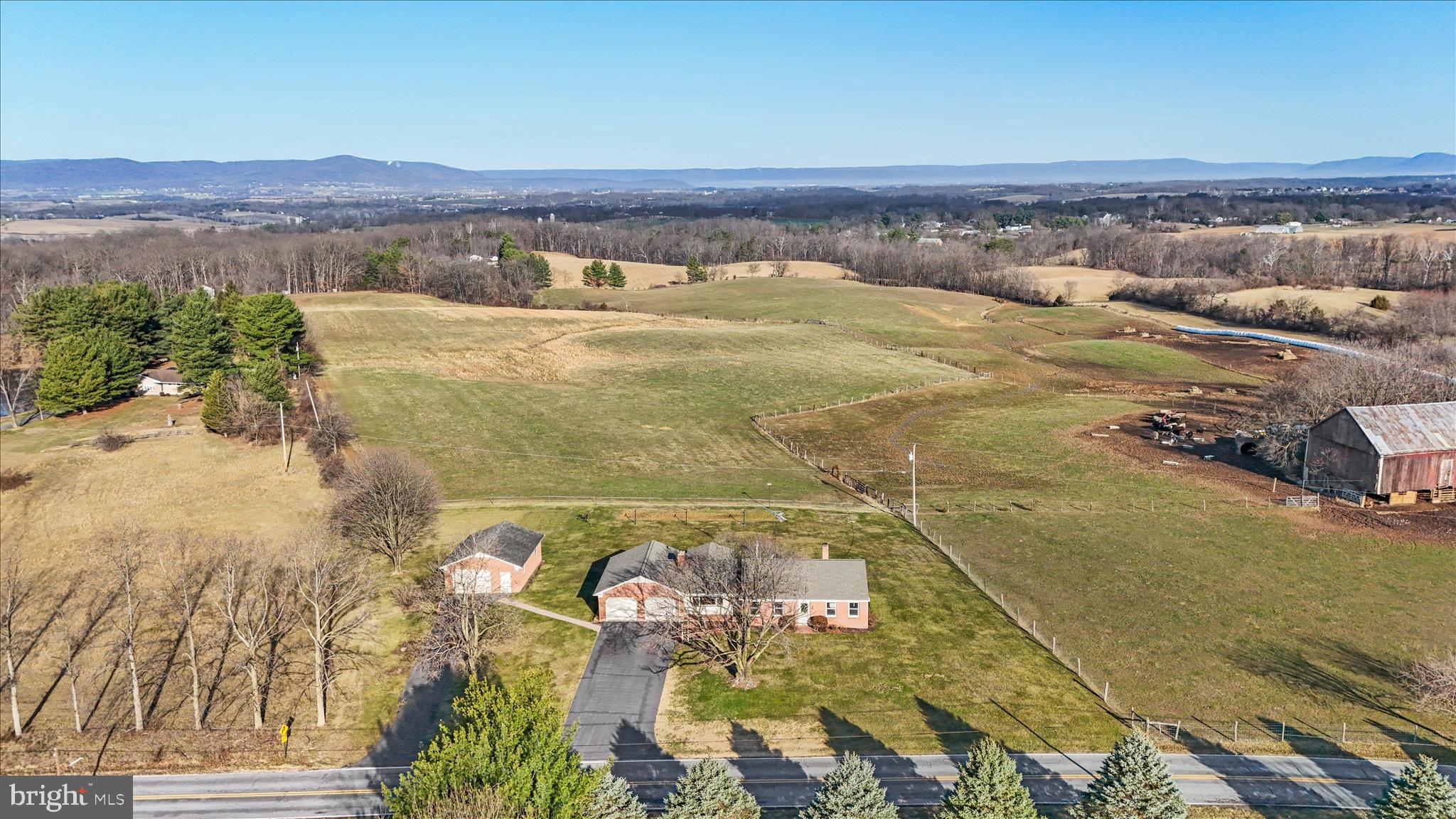 13728 Broadfording Church Road Hagerstown, MD 21740 - Photo 41 of 44 a view of an ocean