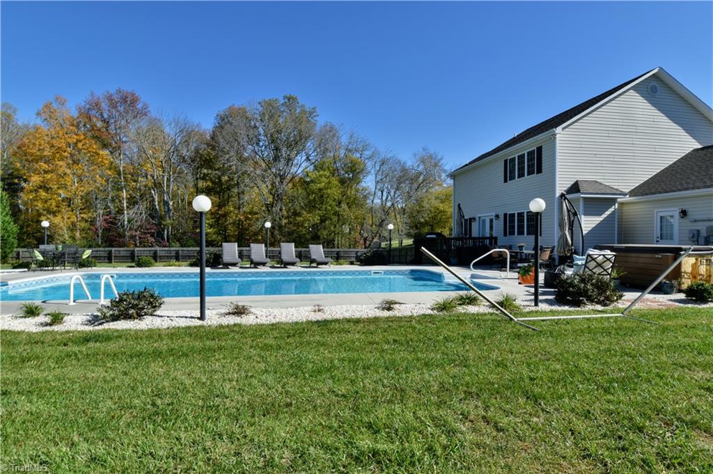 111 Montclair Drive Advance, NC 27006 - Photo 39 of 44 Perfect for entertaining!