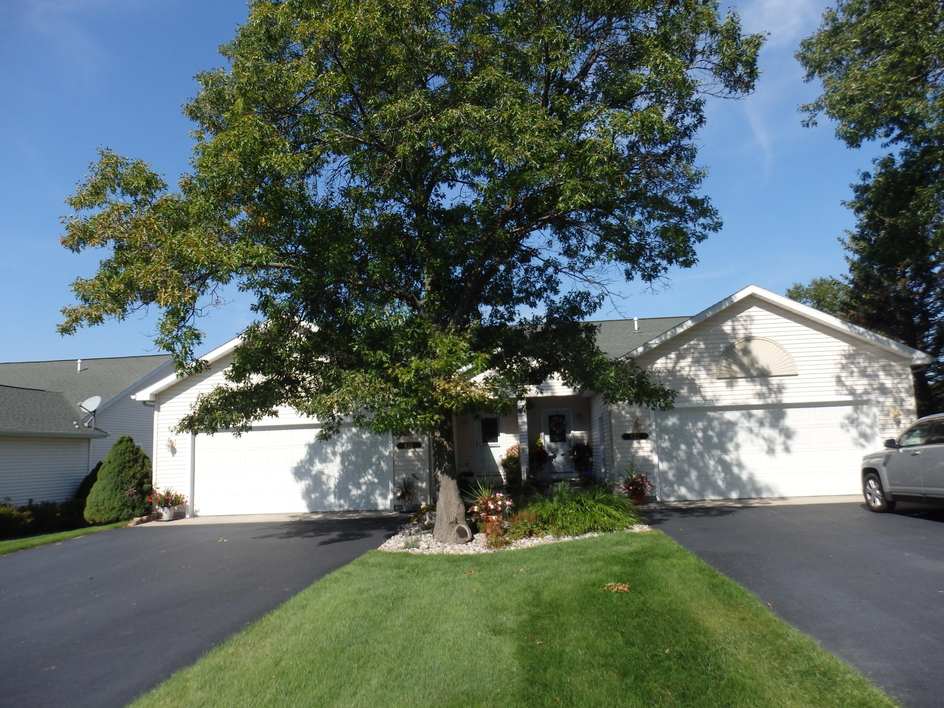 622 Ravine Drive, Unit 55 Manistee, MI 49660 - Photo 1 of 48 PA013482