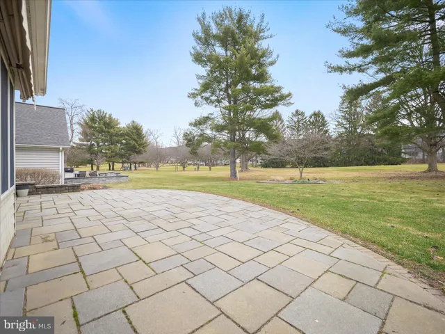 a view of an outdoor space and tv
