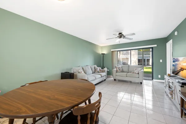 $229,900 | 5570 Lakeside Drive, Unit 102, Margate, FL 33063