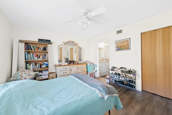 $229,900 | 5570 Lakeside Drive, Unit 102, Margate, FL 33063