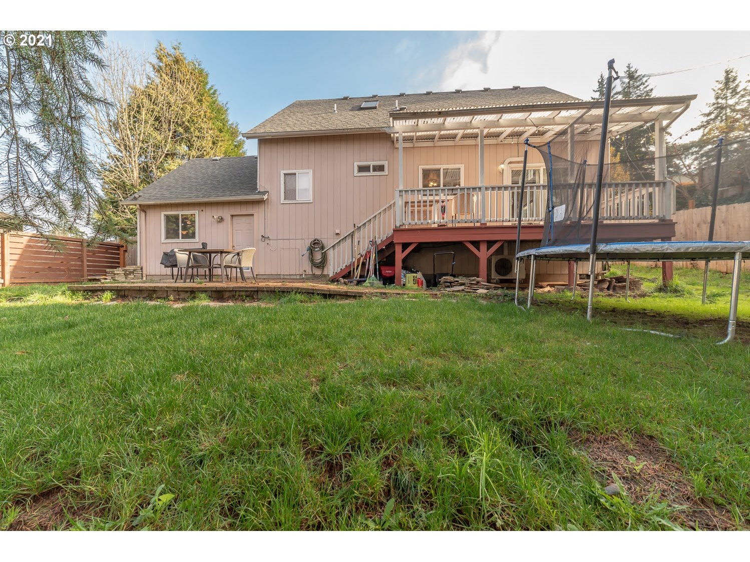 238 South 68th Court Springfield, OR 97478 - Photo 26 of 31 a view of a house with a yard