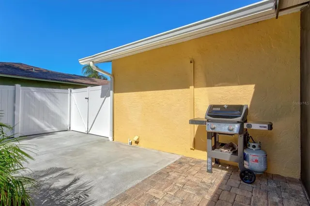 $8,000 | 3210 Wood Street, Sarasota, FL 34237