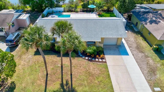 $8,000 | 3210 Wood Street, Sarasota, FL 34237