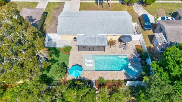 $8,000 | 3210 Wood Street, Sarasota, FL 34237