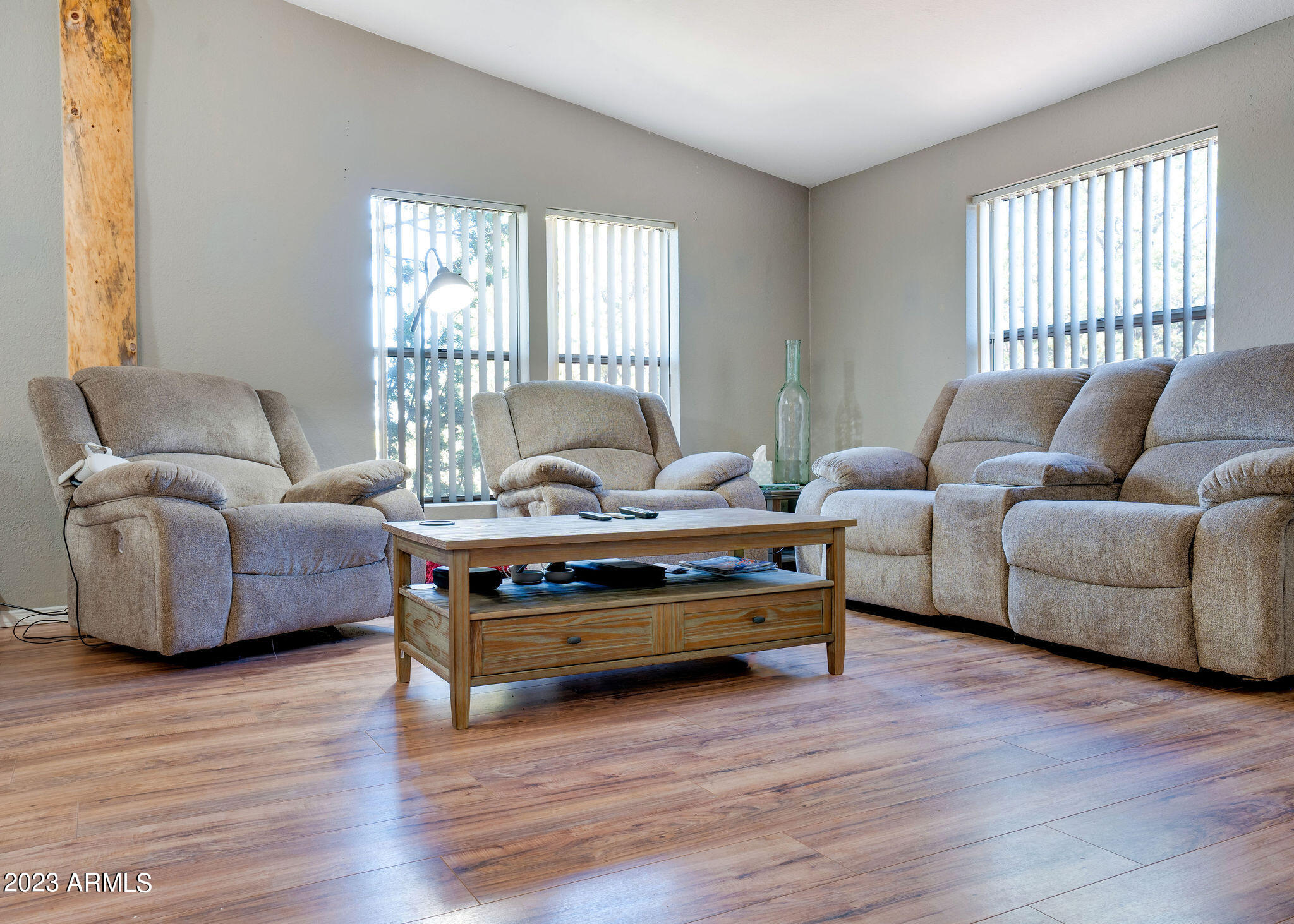 5424 North Sagebrush Road Williams, AZ 86046 - Photo 11 of 33 Living room