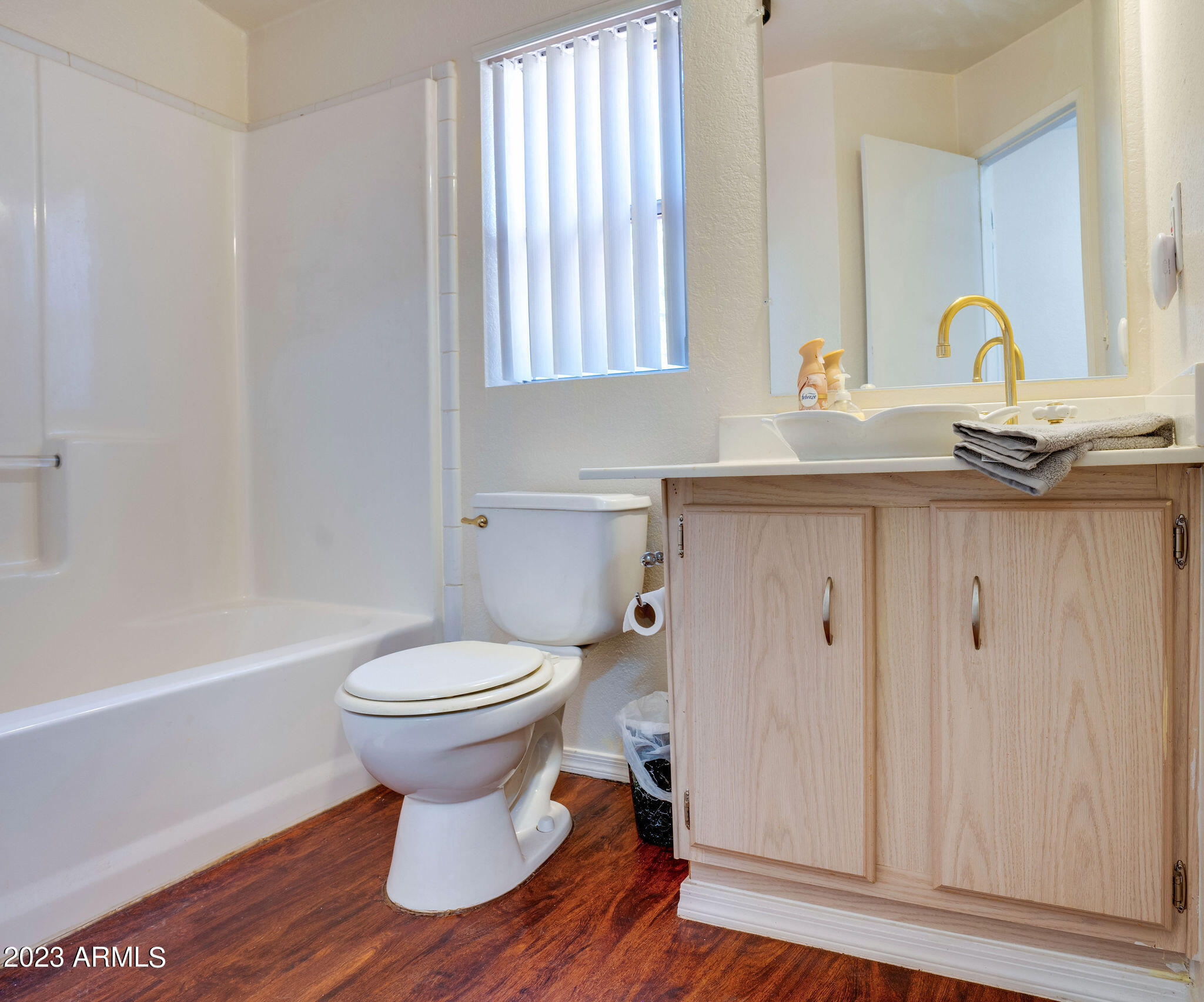 5424 North Sagebrush Road Williams, AZ 86046 - Photo 20 of 33 Guest bathroom