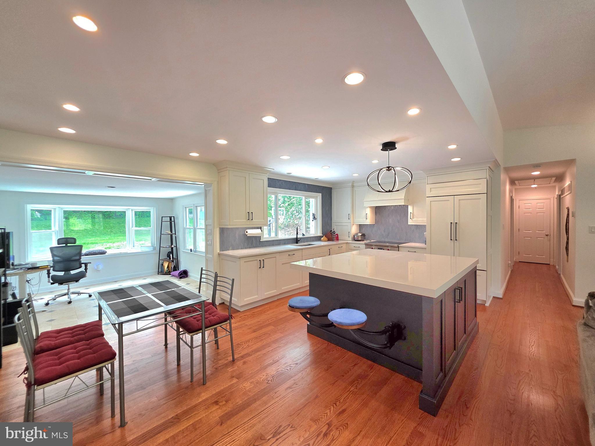 8300 Beech Tree Road Bethesda, MD 20817 - Photo 9 of 34