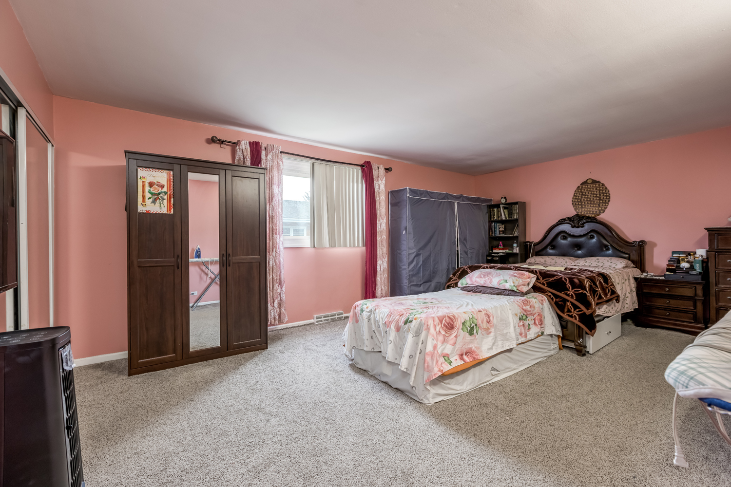 8828 Dee Road, Unit B Des Plaines, IL 60016 - Photo 14 of 20 Gallery Image 14