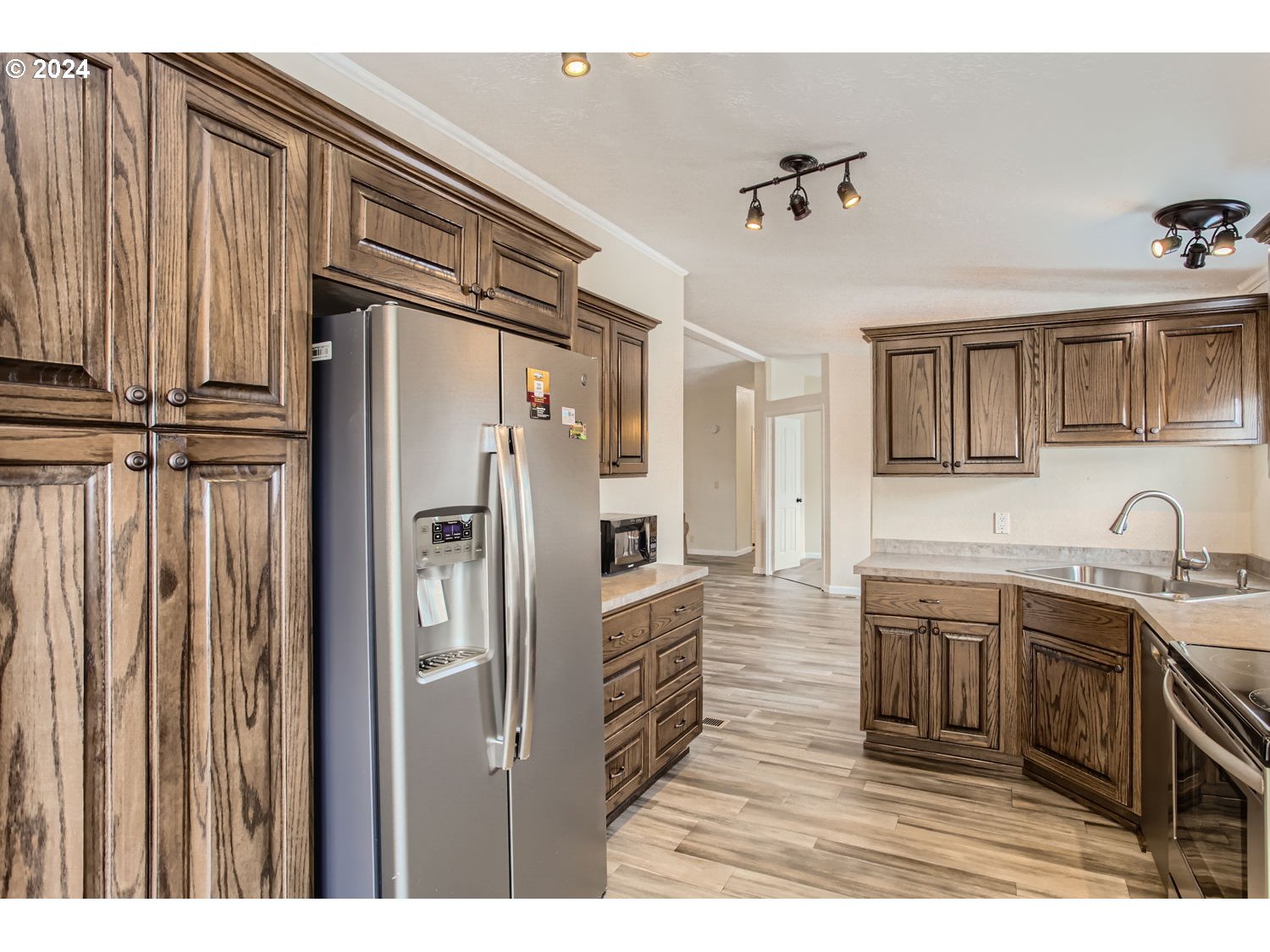 12450 Southwest Fischer Road, Unit 239 Portland, OR 97224 - Photo 13 of 28 Gallery Image 13
