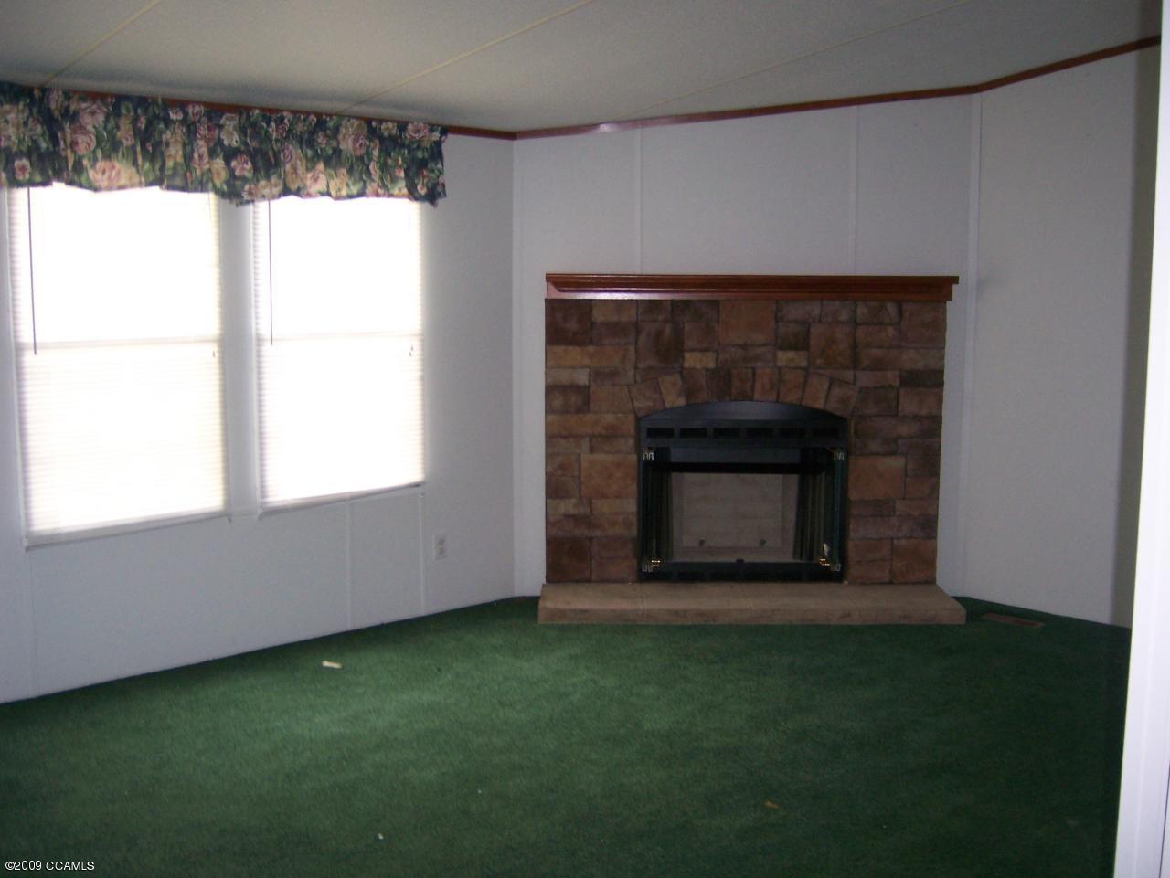 108 Patsy Lane Hubert, NC 28539 - Photo 3 of 5 den