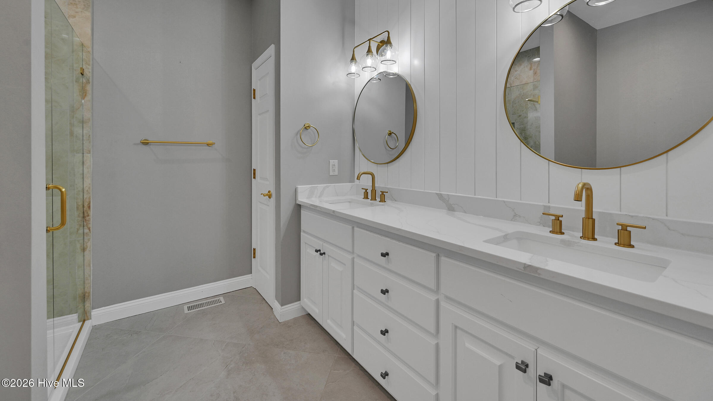 104 Fairview Lane Chocowinity, NC 27817 - Photo 21 of 55 21- Master Bathroom