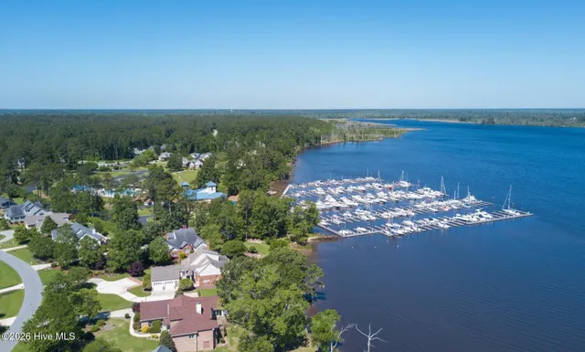 $419,900 | 104 Fairview Lane, Chocowinity, NC 27817