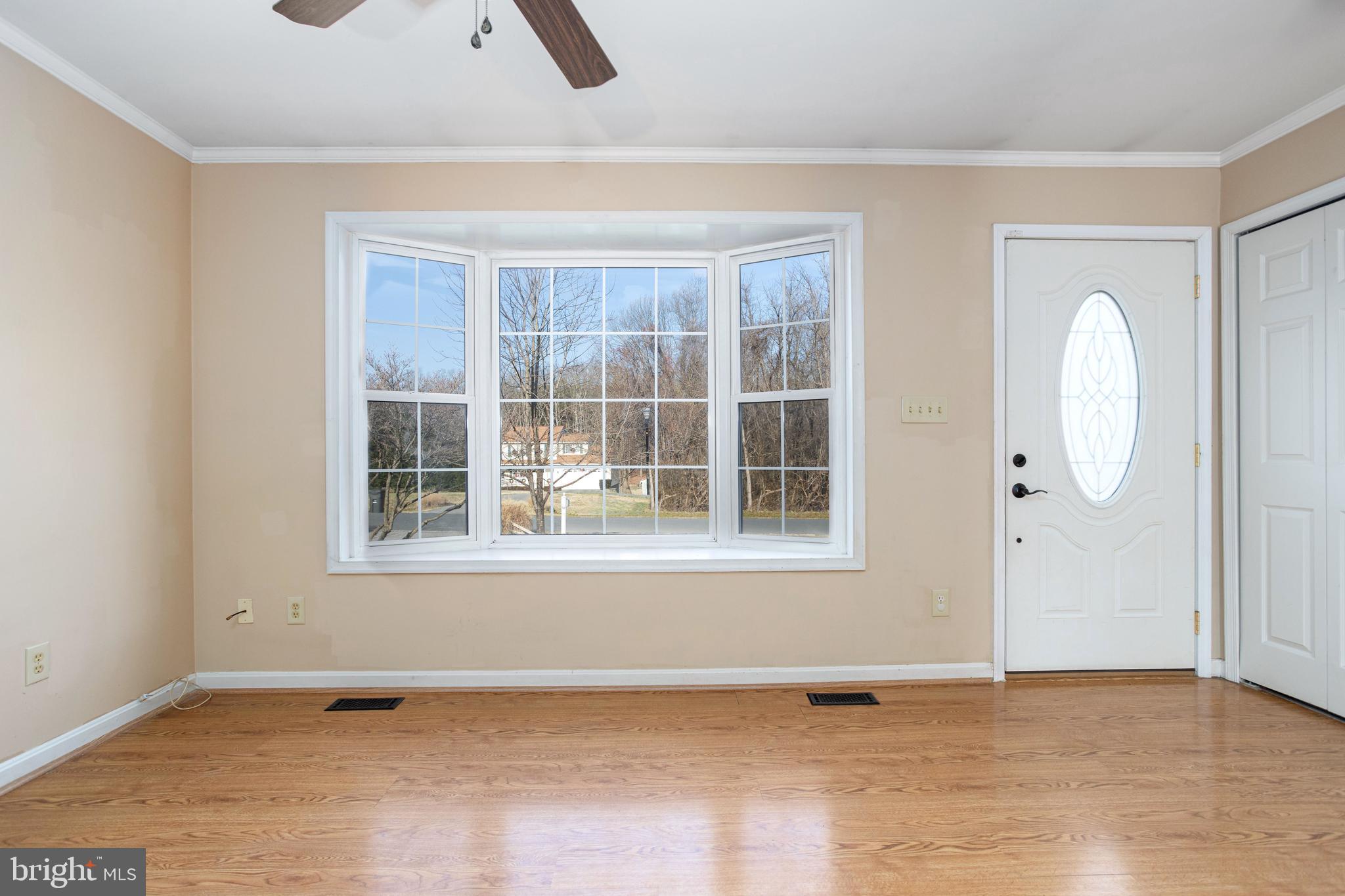 695 Mesquite Road Severn, MD 21144 - Photo 4 of 42 Living Room